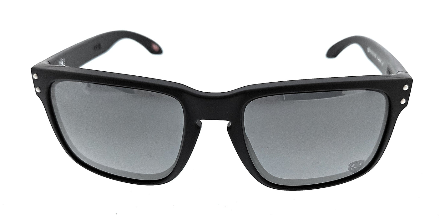 Oakley 0OO9102 9102Q7 Holbrook Matte Black Chicago Bears