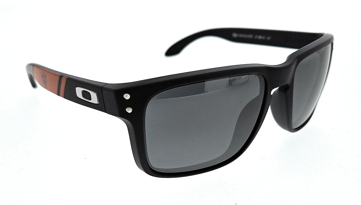 Oakley 0OO9102 9102Q7 Holbrook Matte Black Chicago Bears