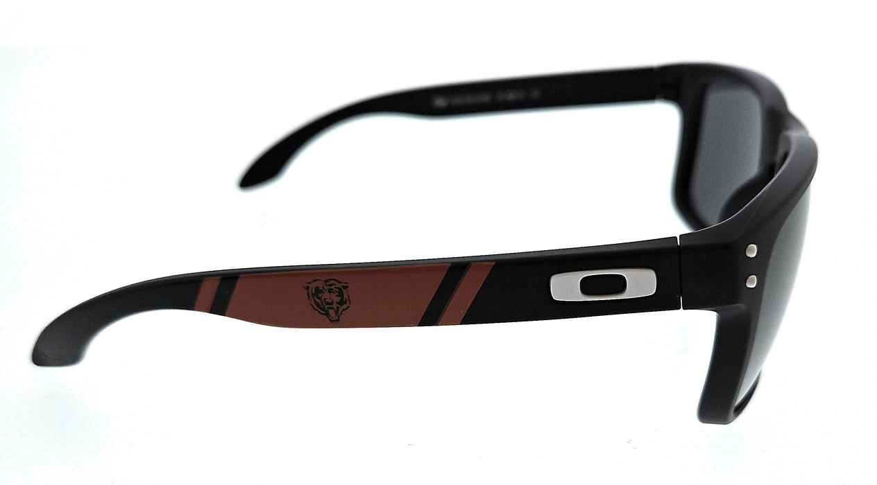 Oakley 0OO9102 9102Q7 Holbrook Matte Black Chicago Bears