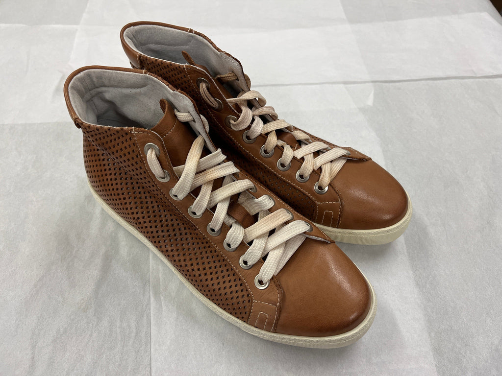 DANIELA FARGION Brown Leather  Perforated Leather Sneakers - 6