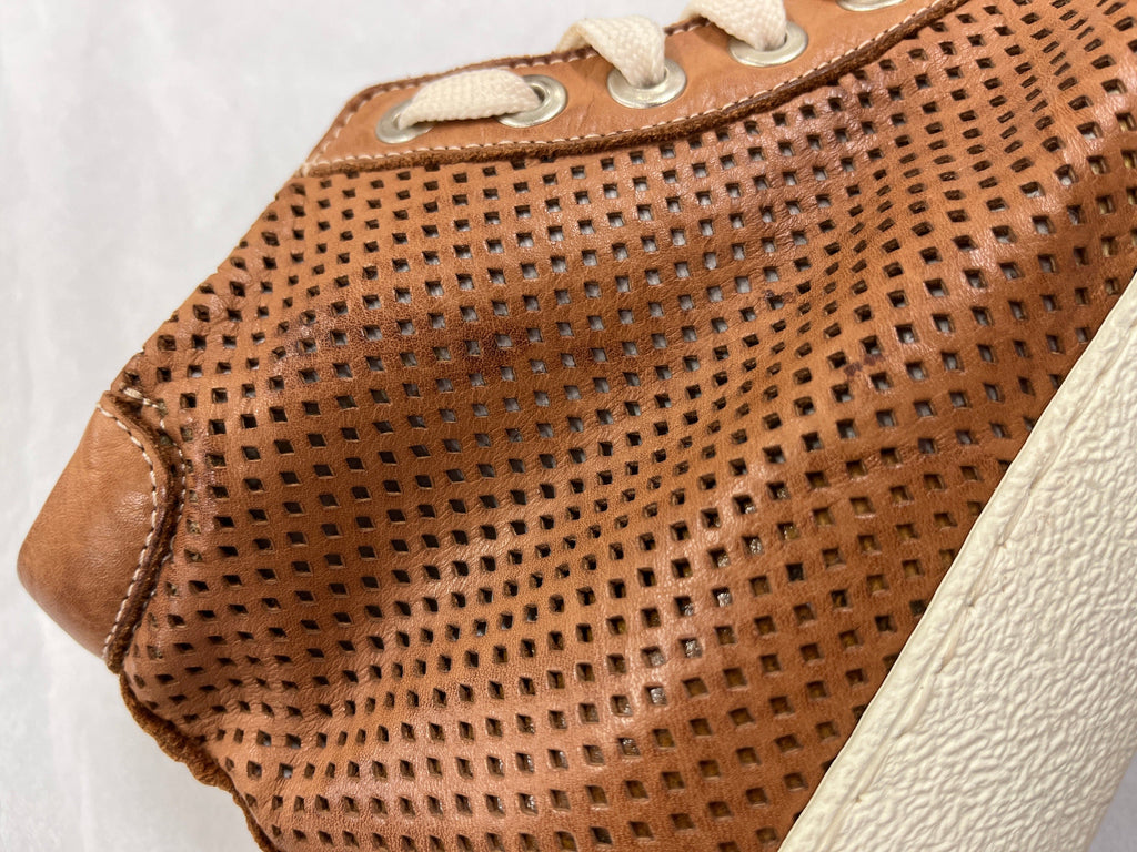 DANIELA FARGION Brown Leather  Perforated Leather Sneakers - 6